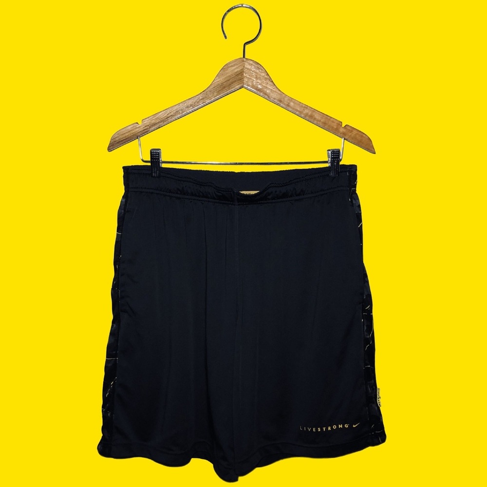 Nike Men’s (L) Gray Live Strong Shorts